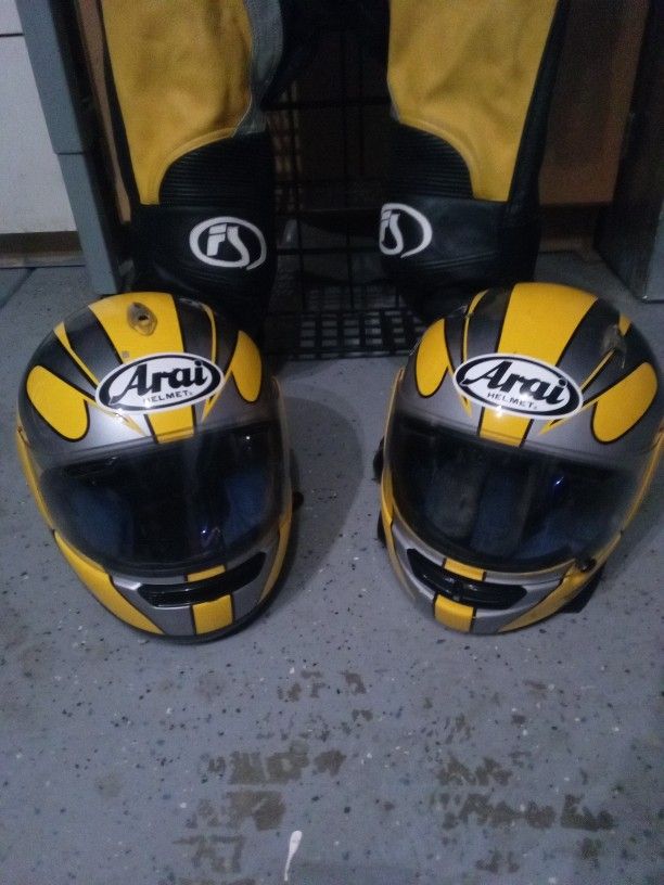 Fender All Weather And leather Motorcycle Riding Suit & 2 Arai Motorcycle Helmets