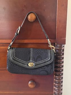 black mini purse