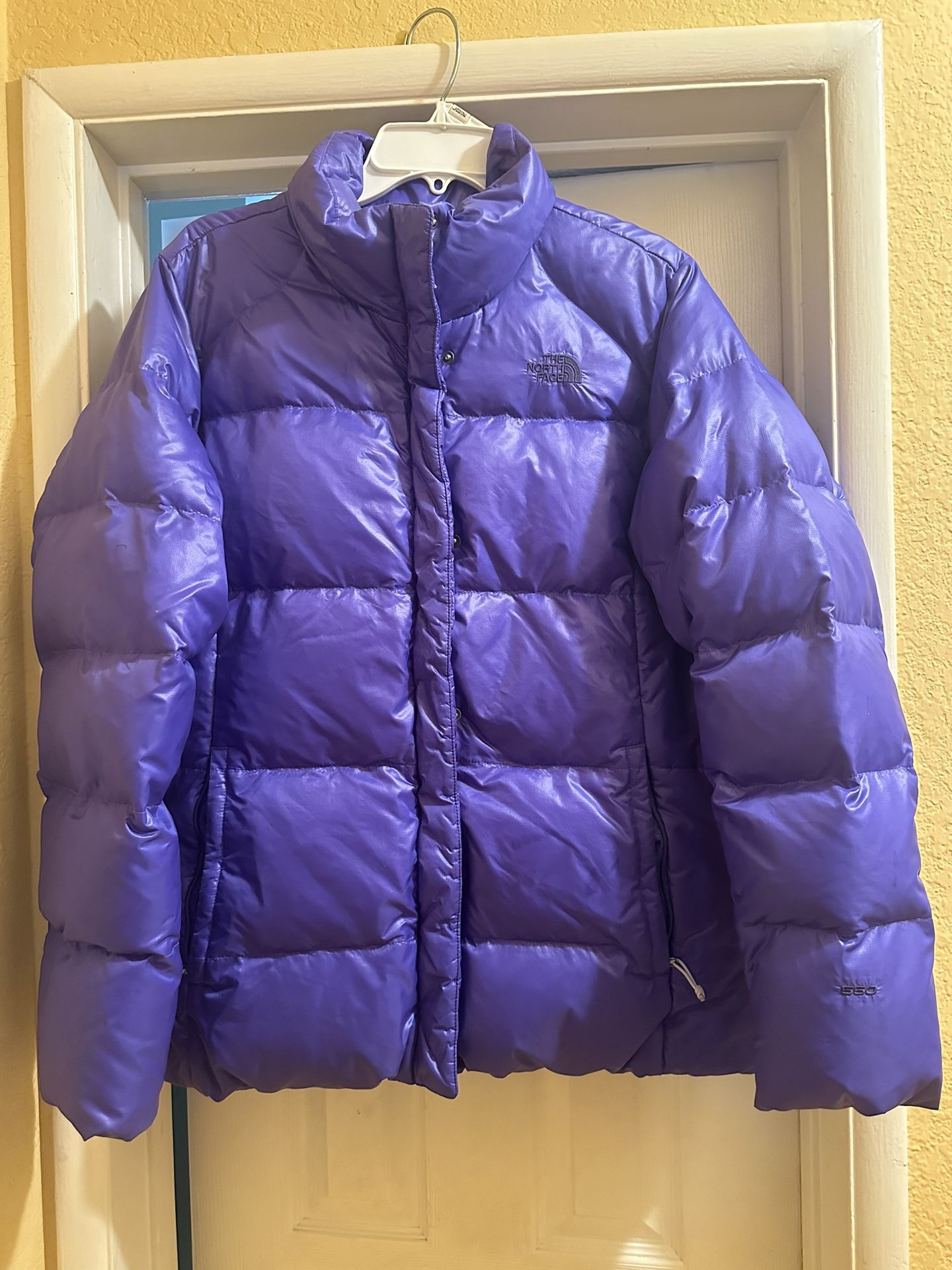 Woman’s North Face Down Puffer Jacket Size XL RARE Color Purple