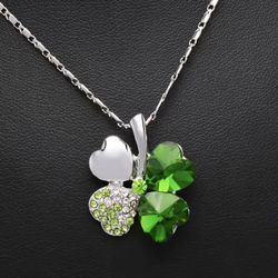 Beautiful four Leaf Clover Good Luck Necklace Collectible Jewelry Accessories Charms Pendant Chains Gifts Sale 