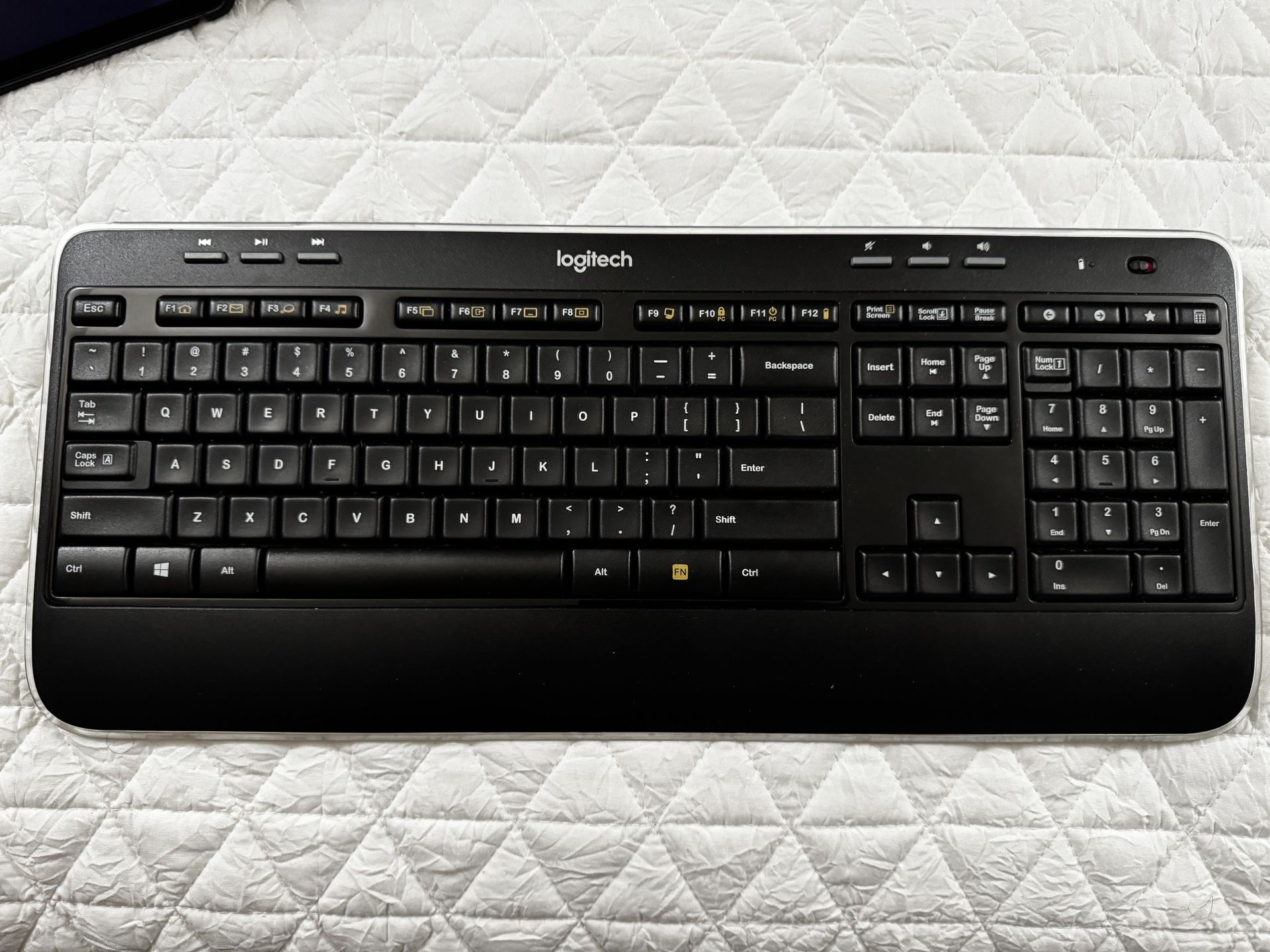 Logitech, Keyboard, Unifying Receiver Or Bluetooth