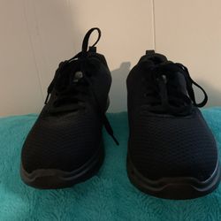 Skechers Wide Fit Slip Resistant Men’s Size 9.5 