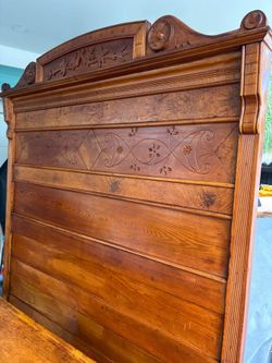 Antique/ Vintage Wood Bedroom Set, Headboard, Footboard, side rails, end table, dresser and mirror!