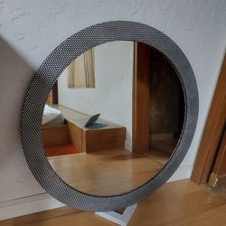 32" Round Mirror