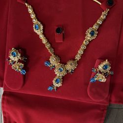 Necklace & Earings Set