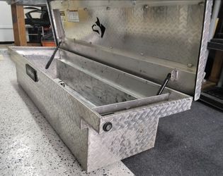 Diamond Plate Truck Tool Box