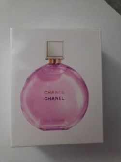 Beautiful women's perfume