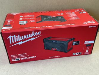 Milwaukee 2952-20 M18 18V Lithium-Ion Cordless Jobsite Radio