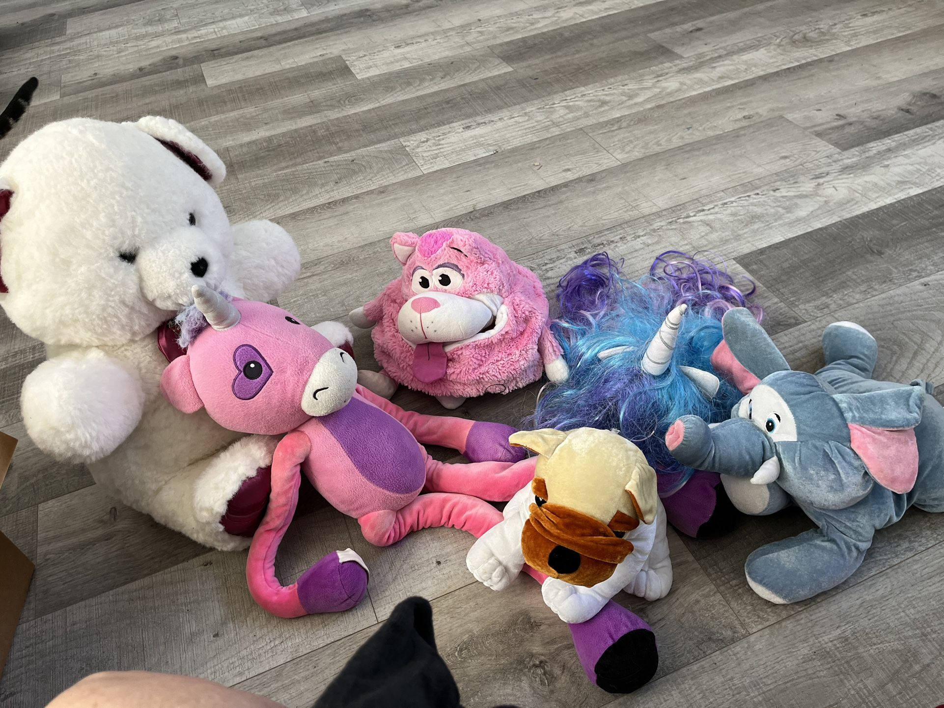 Lot Of 25 Plus Stuffed Animals Tummy Stuffers