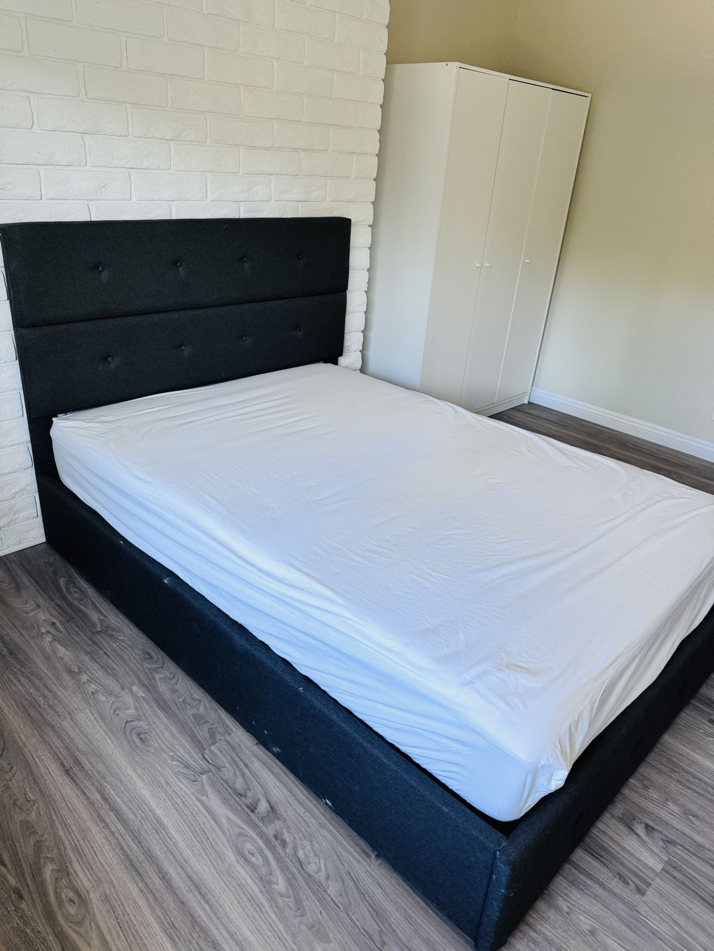 Full Bed Frame And Mattress