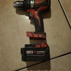 Milwaukee Drill& Battery 100 OBO