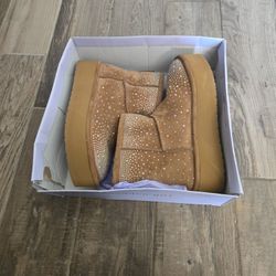 Madden Girl  Size 10