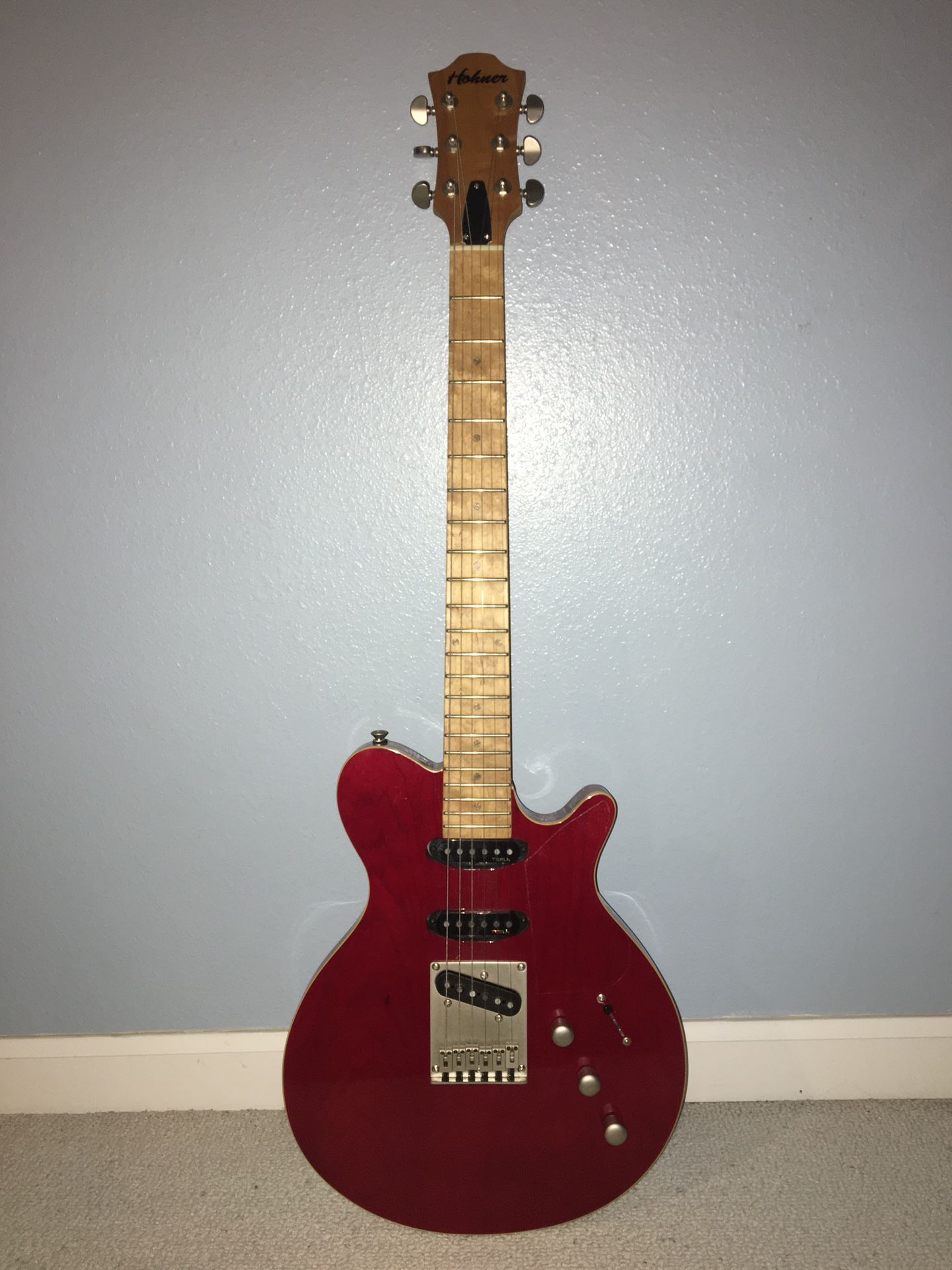 Hohner Les Paul style electric guitar + amp