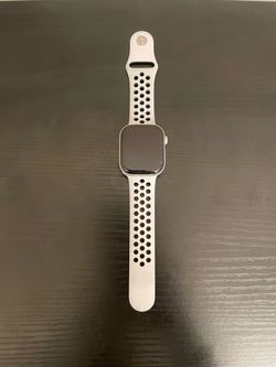 Apple Watch Series 10 (GPS) - 46mm - Silver Aluminum Case - Nike Sport Band - Battery Health 100%