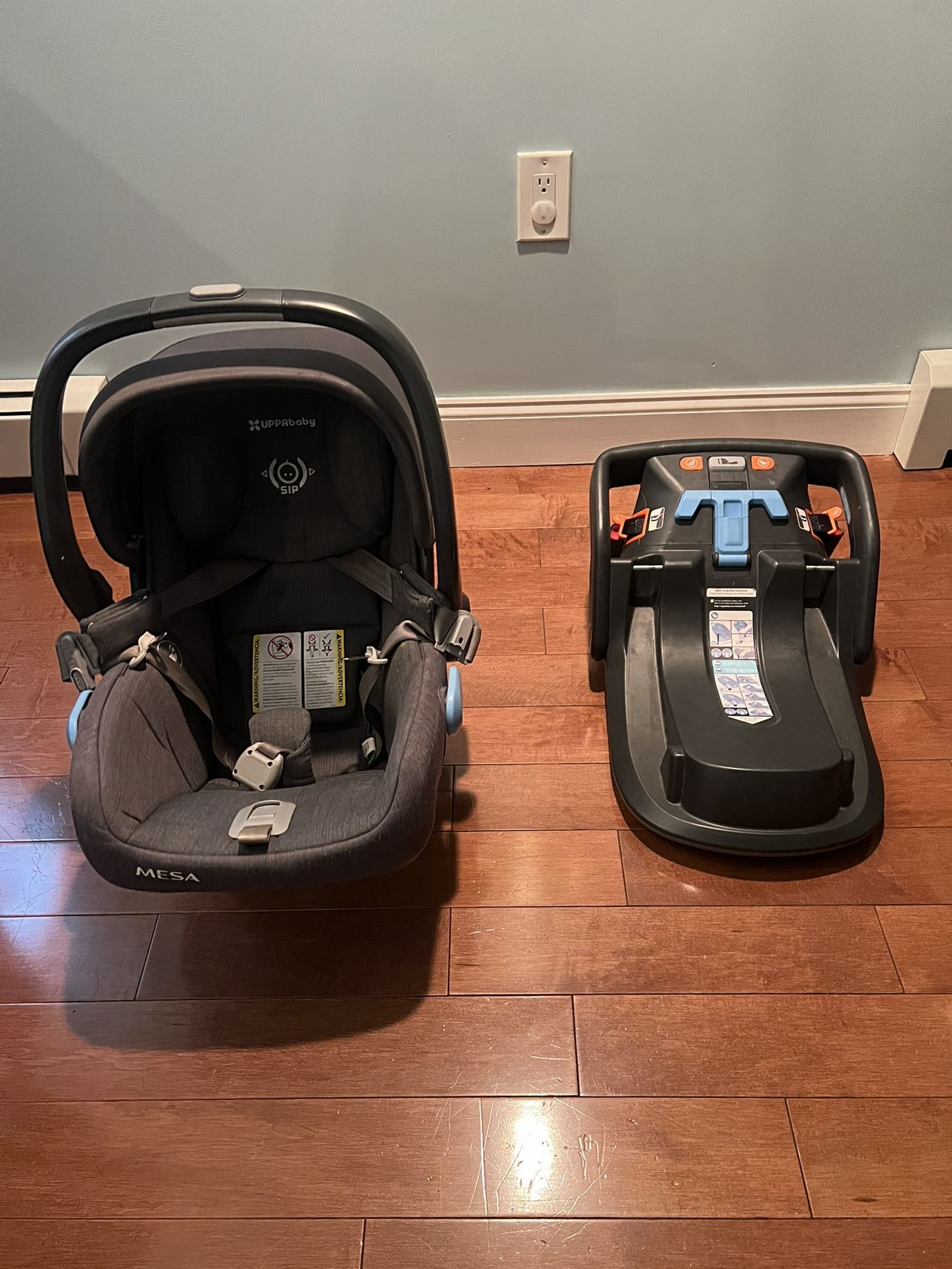 Uppababy Infant Car Seat And Base