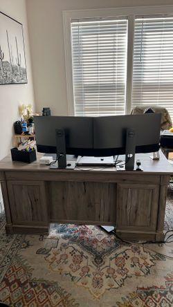 Excellent office desk