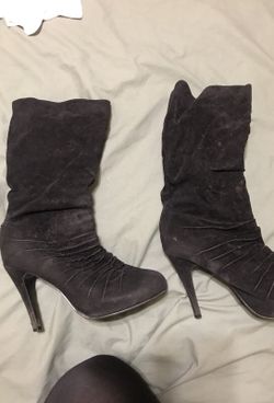 Women boots size 8