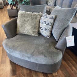 Berlin Swivel Chair & 1/2