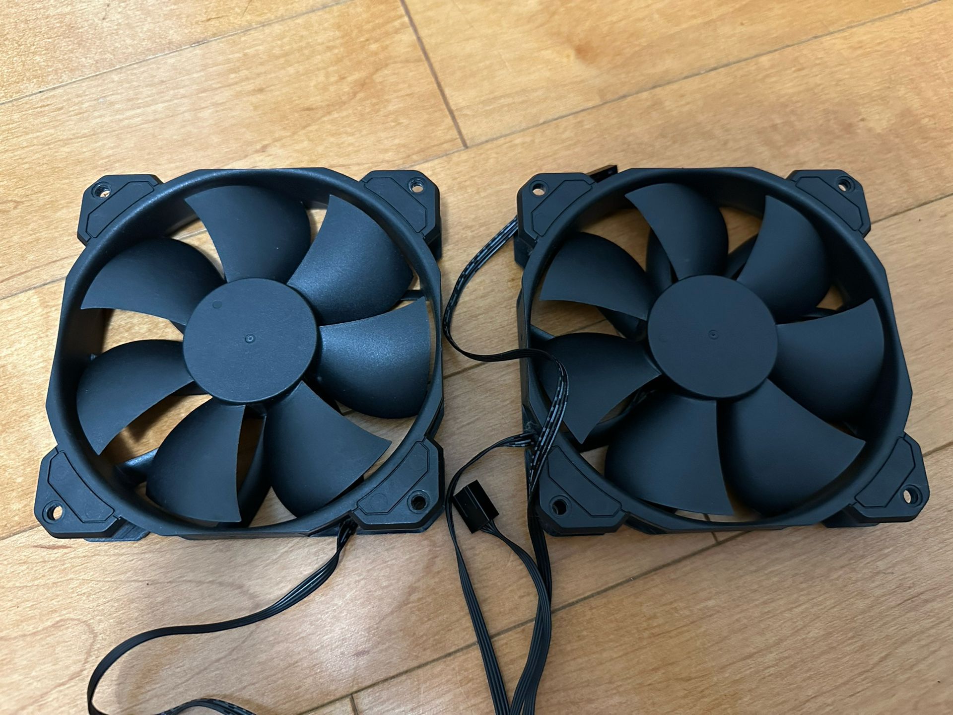 corsair desktop computer 120 mm fans