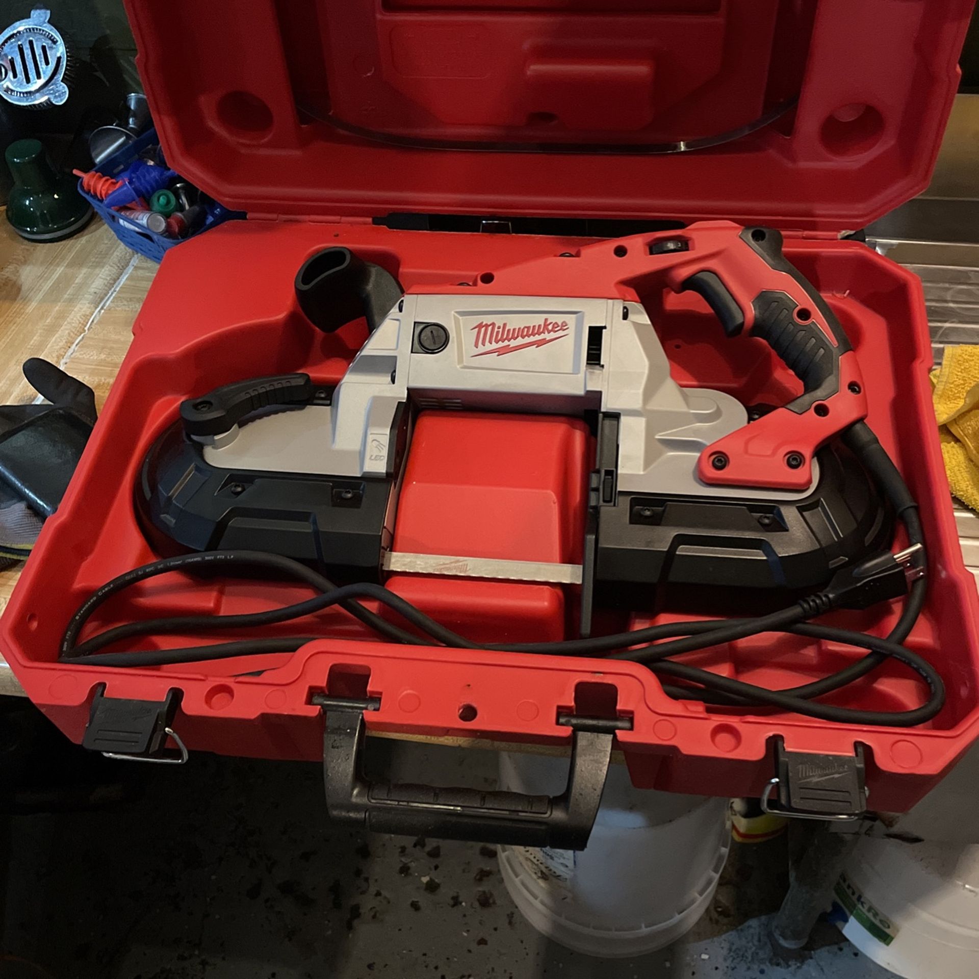 Milwaukee Deep Cut Band Saw