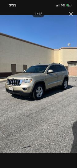 2011 jeep grand Cherokee Laredo 4x4 5.7 hemi