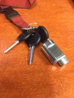 Chateau Public storage circle lock with keys
