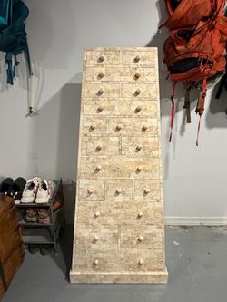 chest of drawers