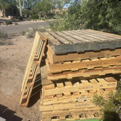 13 Free Pallets Pick Up Only North Scottsdale 