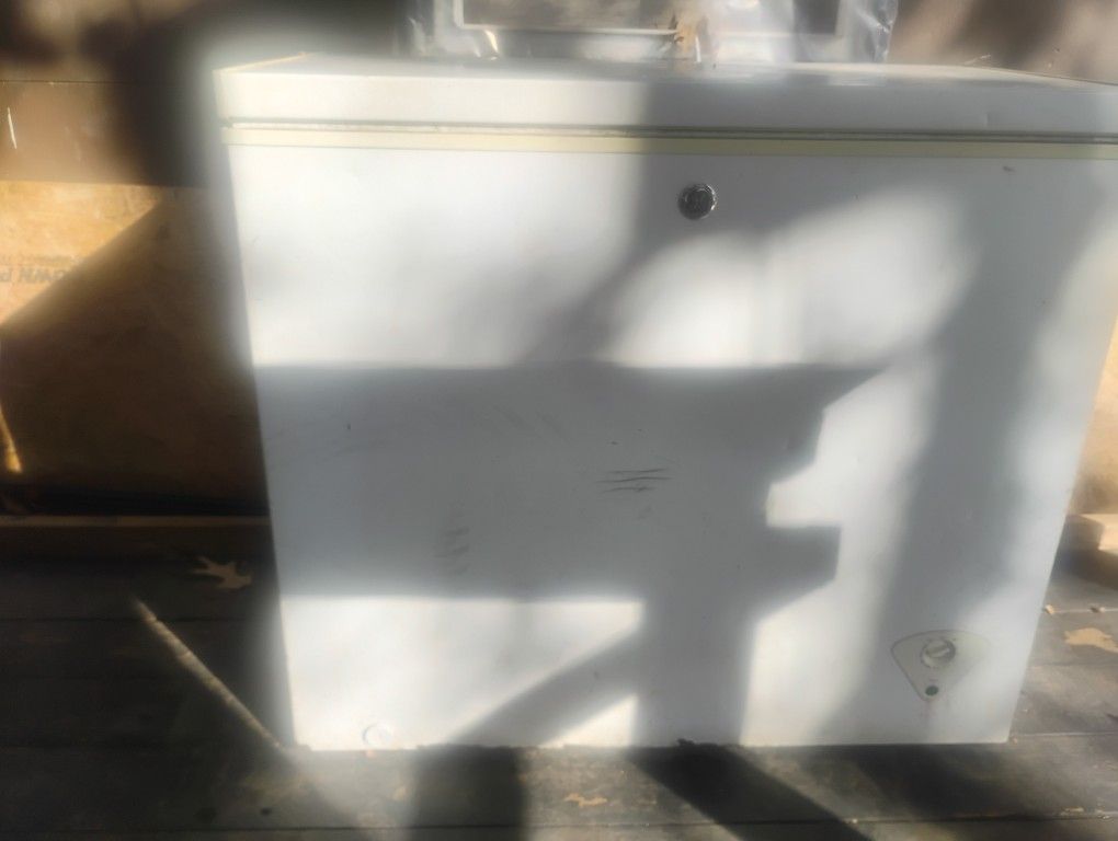 Freezer Model Number F C M 7 S K A W W