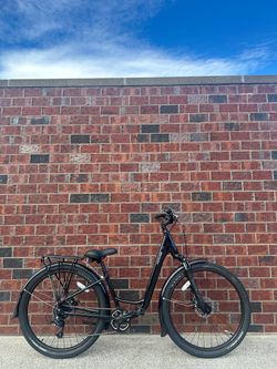 Cannondale Adventure 2 Step-Through – Small Frame, Disc Brakes