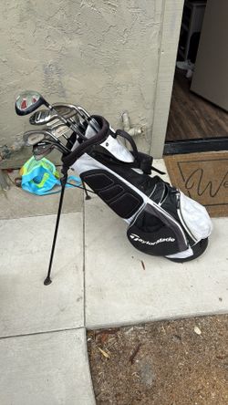 Golf Club Set With Putter 