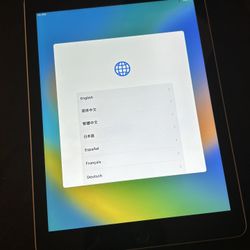 iPad A1823 black 32GB With 4G Flawless