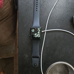 Apple SE Like NEW!!