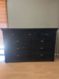 Dresser