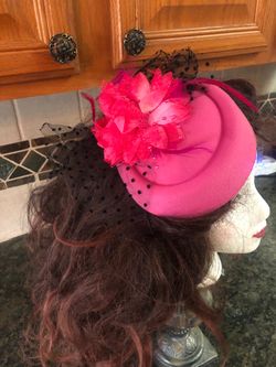 Vintage style- fuchsia- tilt pillbox fascinator