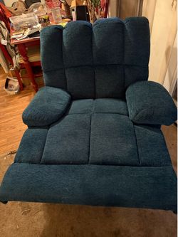 Extra large reclining green arm chair
