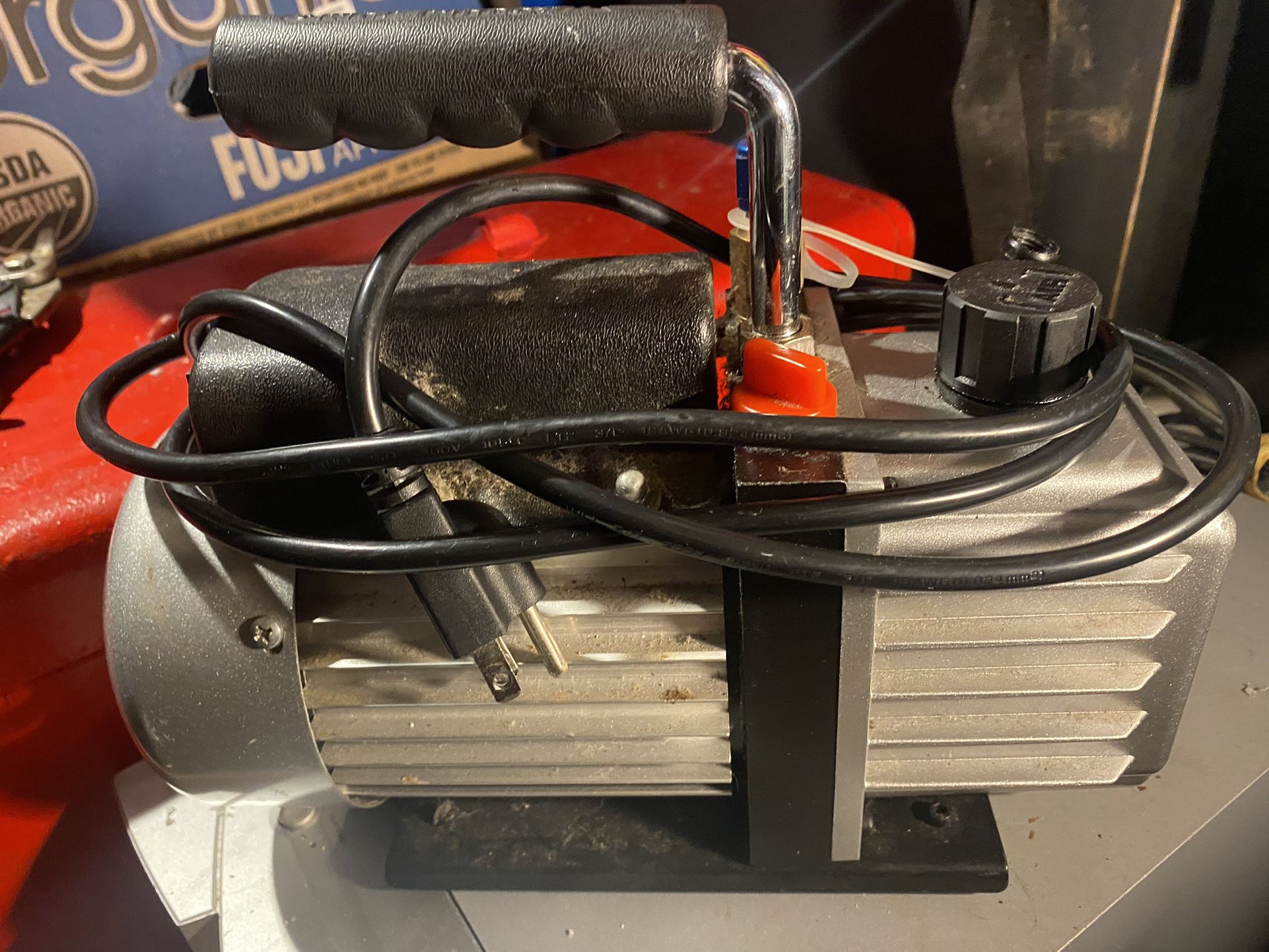 Pittsburgh 98076 2.5 CFM Vacuum Pump for Sale in WA OfferUp