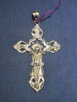 14kt YG Crucifix Pendant.
