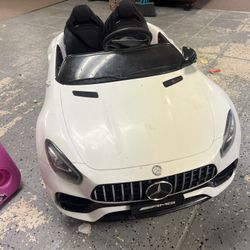 Kids Mercedes Riding Car - White 