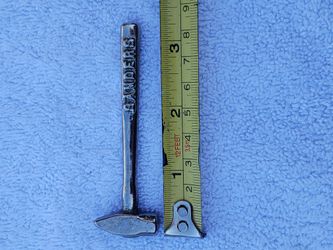 Sanders advertising hammer