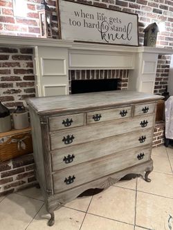 Beautiful Refinished Vintage Drexel Dresser / Chest of Drawers / Linen Chest / Buffet / Sideboard