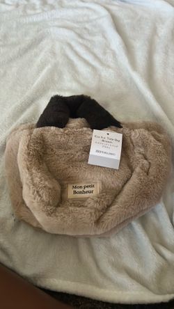 It’s a eco fur tote bag -brown-