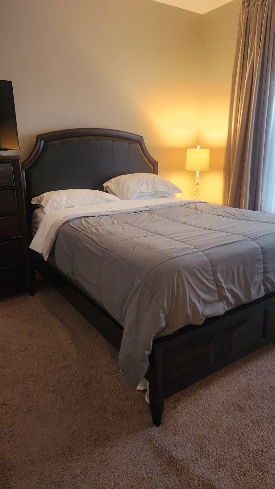 Bedroom Set Queen Size