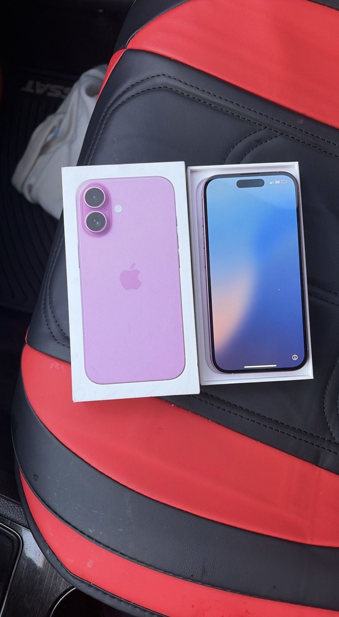 Pink Iphone 16