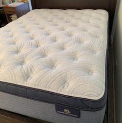 Queen size Serta Perfect Sleeper Pillow top Mattress