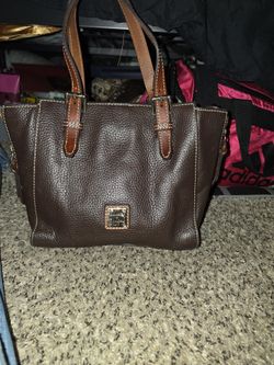 Dooney & Bourke Lexington Shopper Tote Pebble Leather Brown Red Lining Side Zip EUC