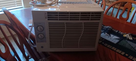 Window Air Conditioner , blower isn't working