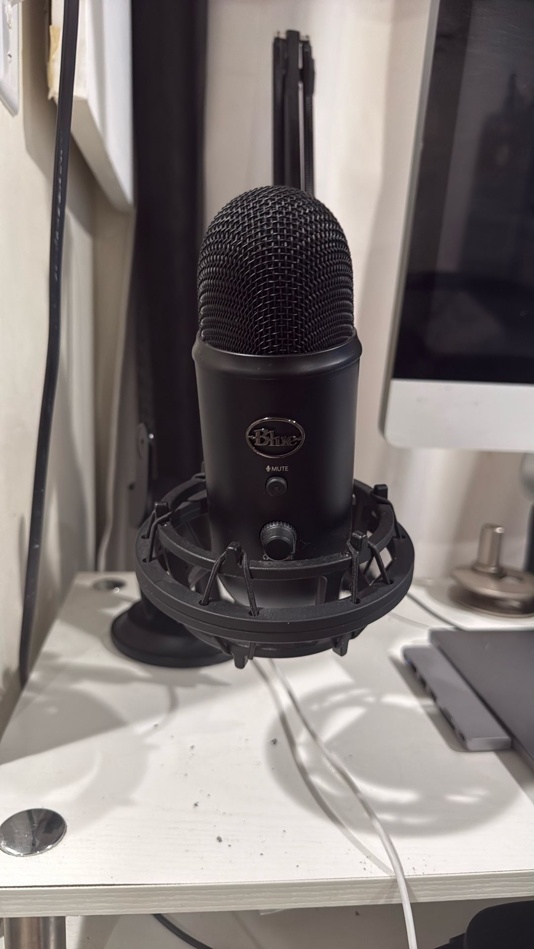 Blue Yeti Studio Microphone kit w/Arm, Stand & Shock Absorber