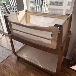 BRAND NEW LUXURY BABY BASSINET! SNÜZPOD