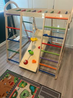 Kid indoor jungle gym